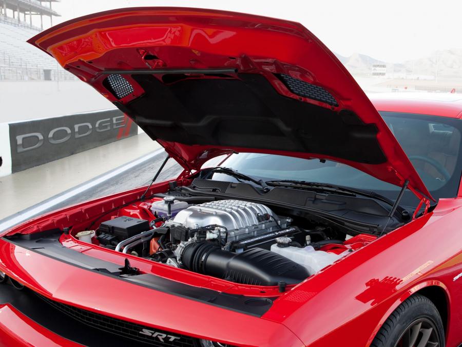 Dodge Challenger SRT Hellcat 2015 года  (фото 24 из 42)